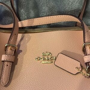 NWOT COACH Mollie Tote 25 purse in light coral